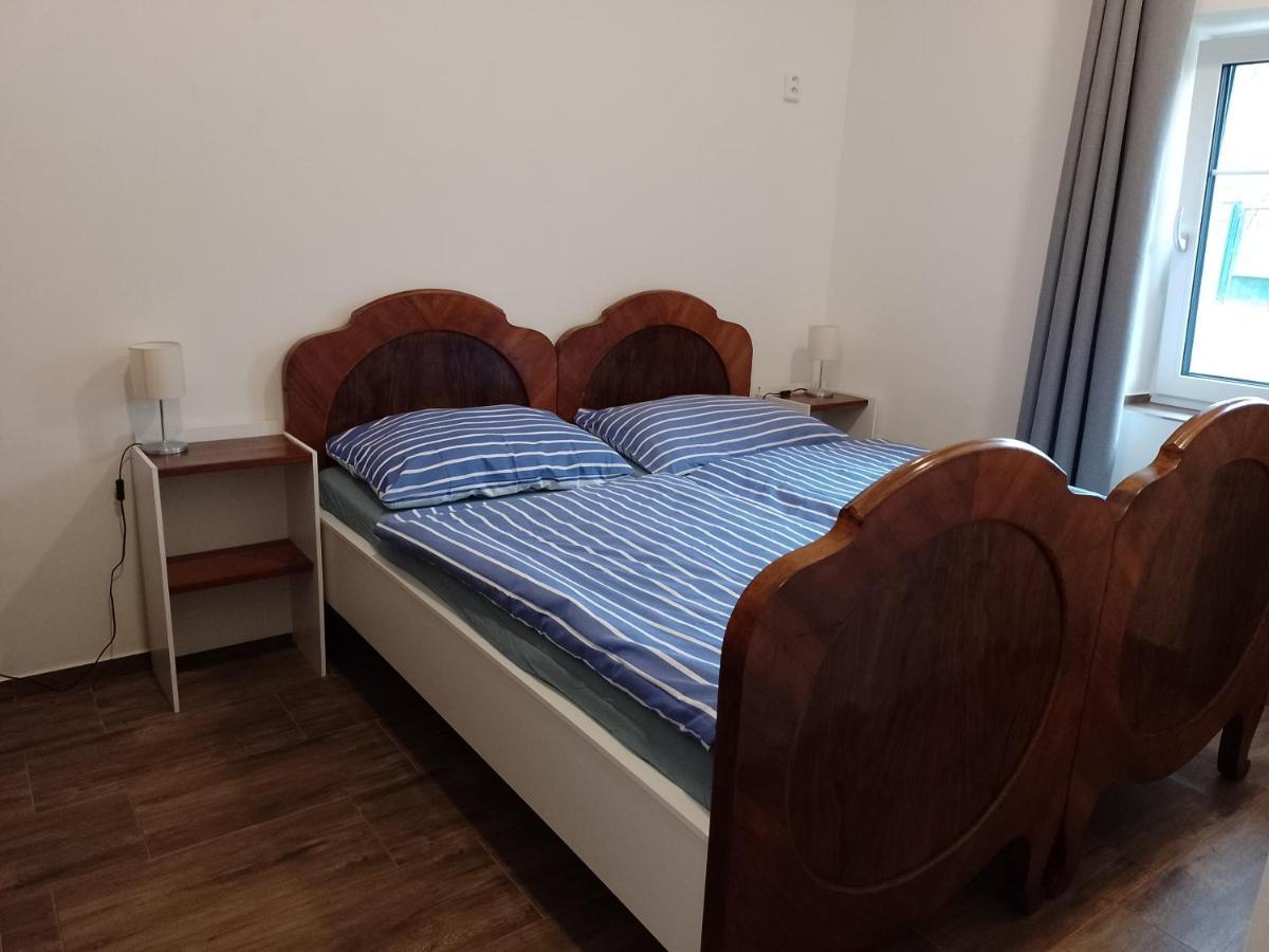Penzion Litohlavy 17 - Na Samote U Lesa Králŭv Dvŭr Exteriör bild