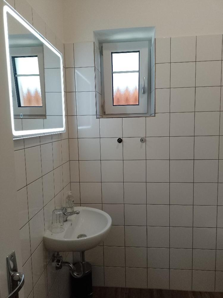 Penzion Litohlavy 17 - Na Samote U Lesa Králŭv Dvŭr Rum bild